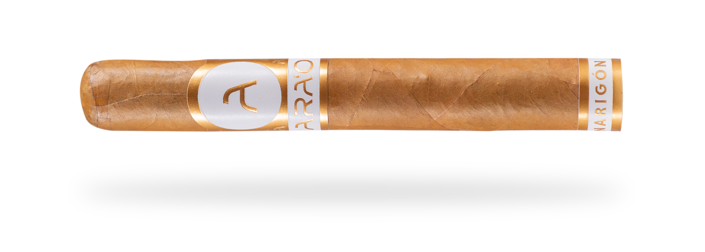 Arao Cigars: Yugo Narigón Corona